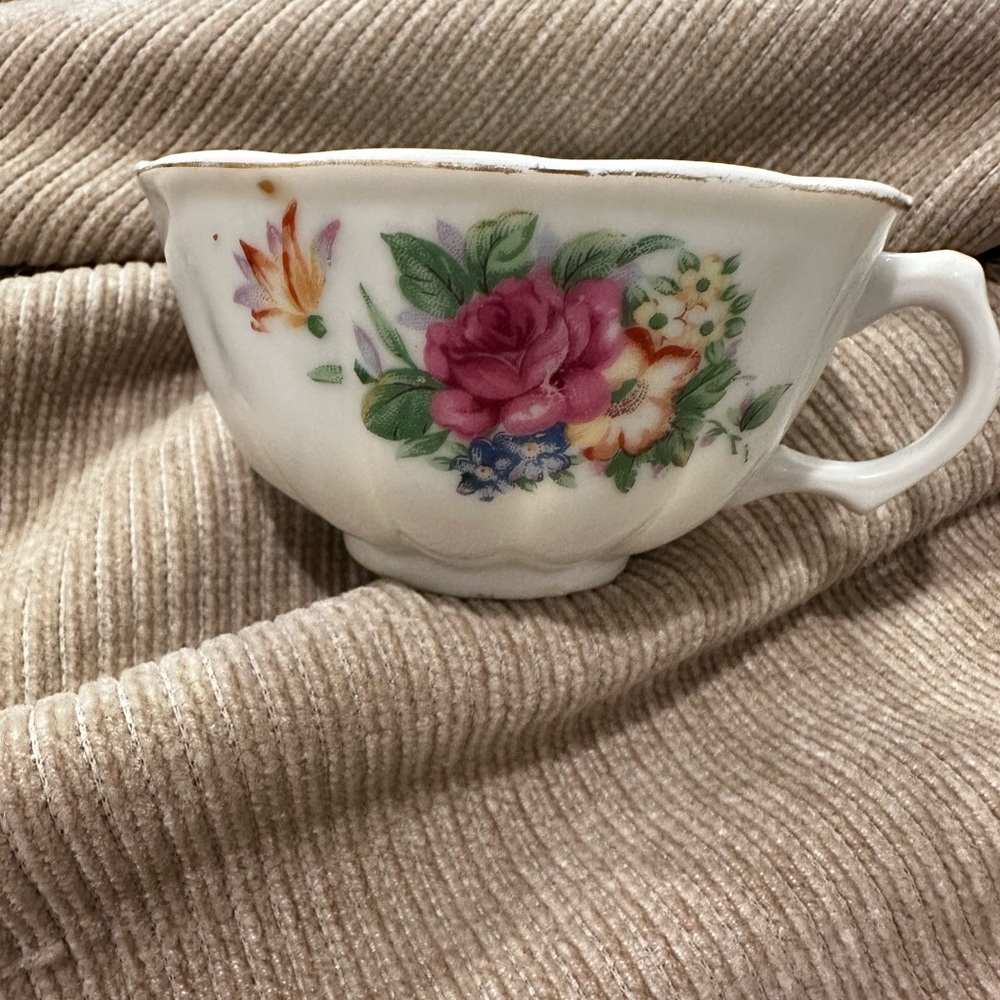 Japanese Floral Teacup with Multicolor Rose Design